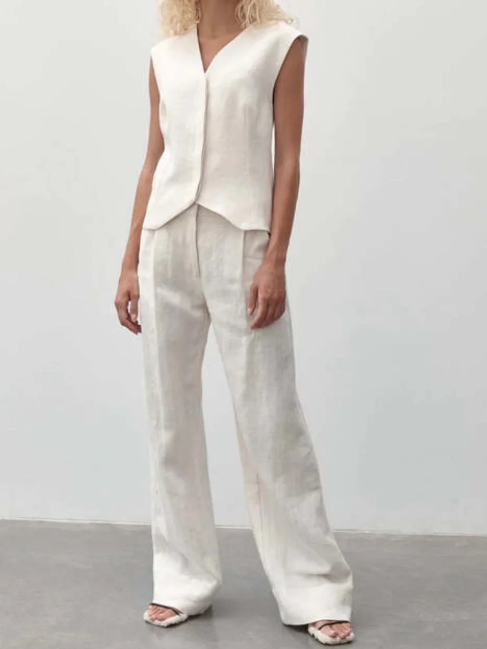 St. Agni Linen Vest - Picture 3 of 6